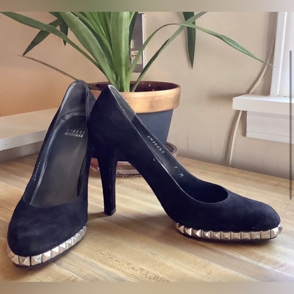 Rare Stuart Weitzman Black Suede Studded Platform Pumps Size 7 - Picture 2 of 8